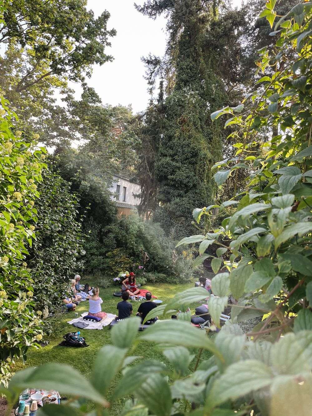 Frauenrunde im Garten
